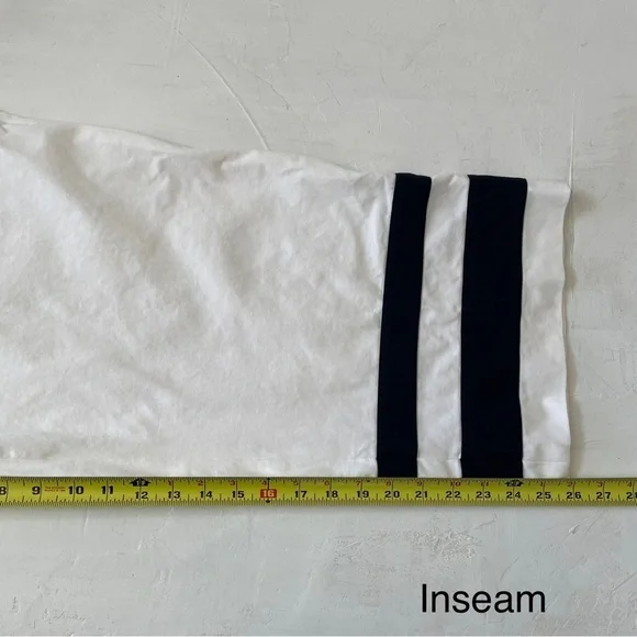 ST JOHN Emma White Capri with Navy Stripes On Hem Size 16  display picture 1